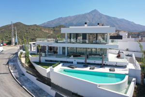 Newly built villa with panoramic sea views