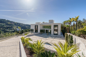 Contemporary Luxury Villa